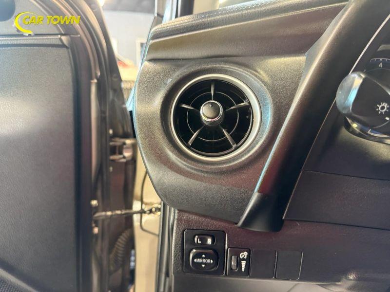 Vehicle photo 20