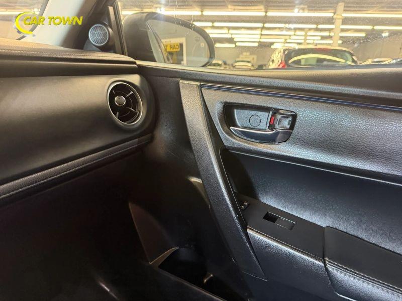 Vehicle photo 24