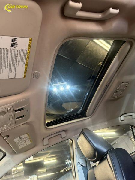 Vehicle photo 26