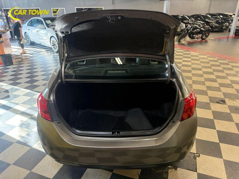 Vehicle photo 36