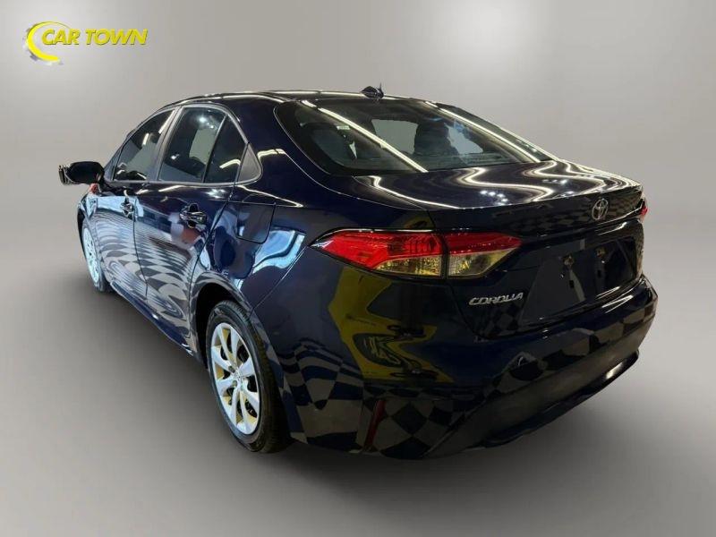 Vehicle photo 13