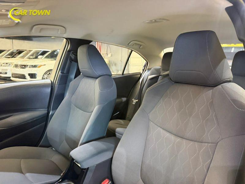 Vehicle photo 17