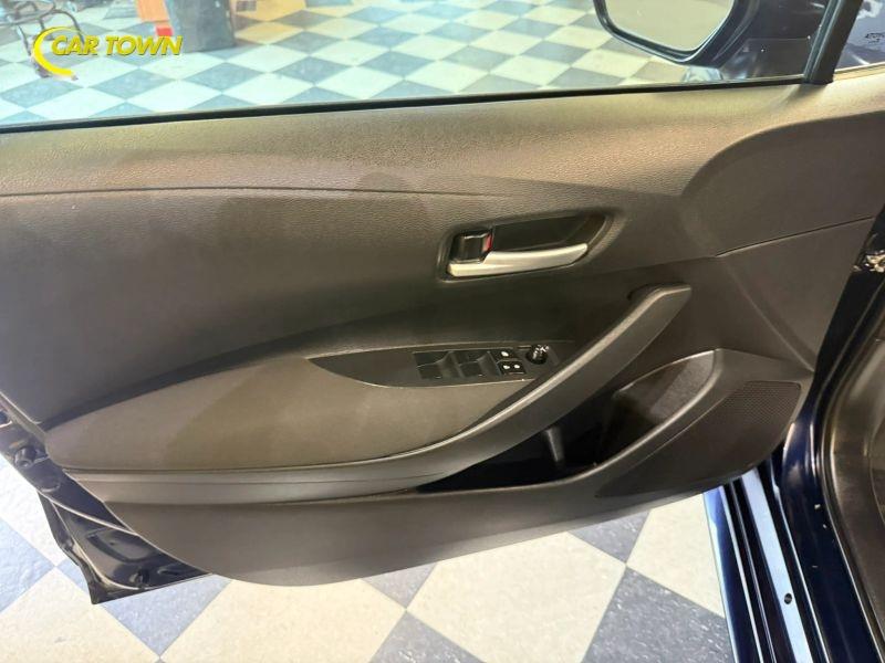 Vehicle photo 19