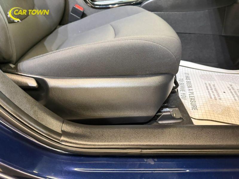 Vehicle photo 28