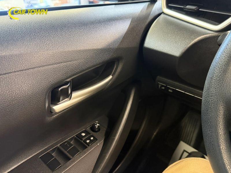 Vehicle photo 43