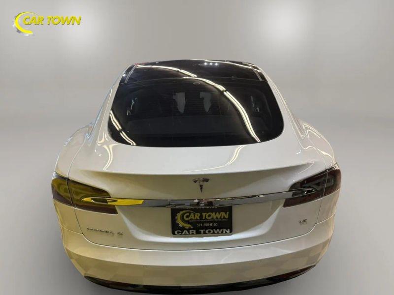 Vehicle photo 10