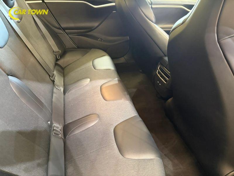 Vehicle photo 29