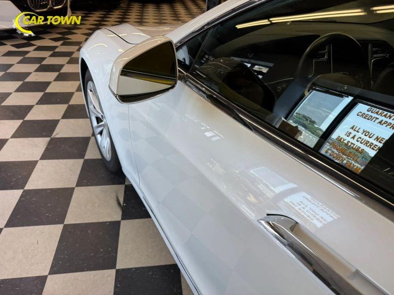 Vehicle photo 32