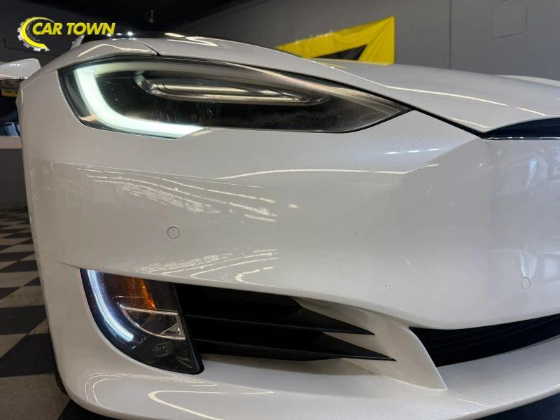 Vehicle photo 38