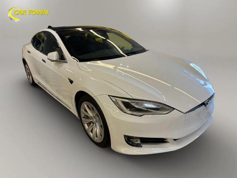 Vehicle photo 5