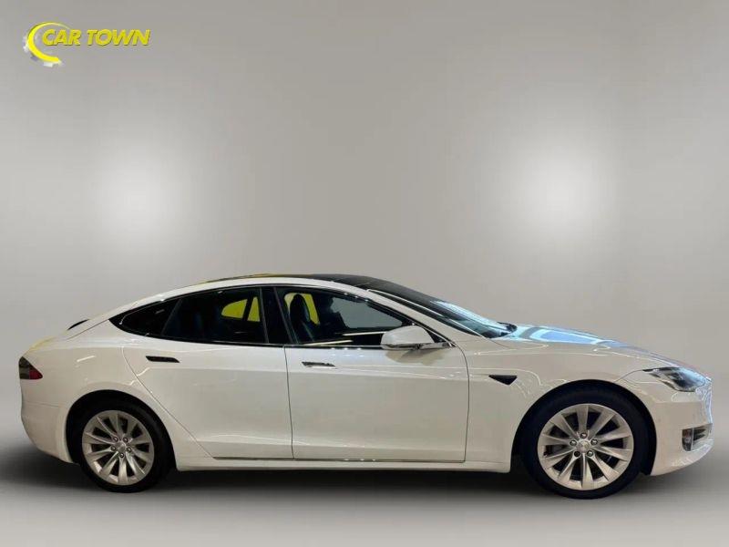 Vehicle photo 7
