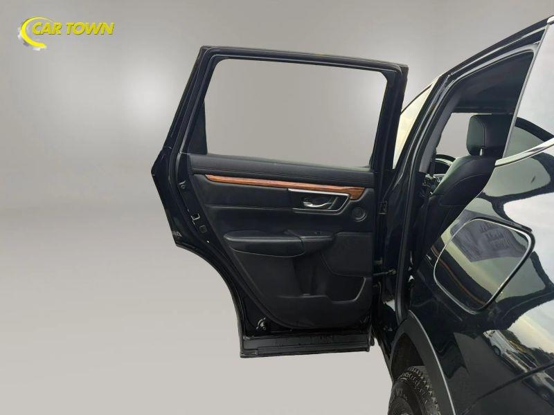 Vehicle photo 19