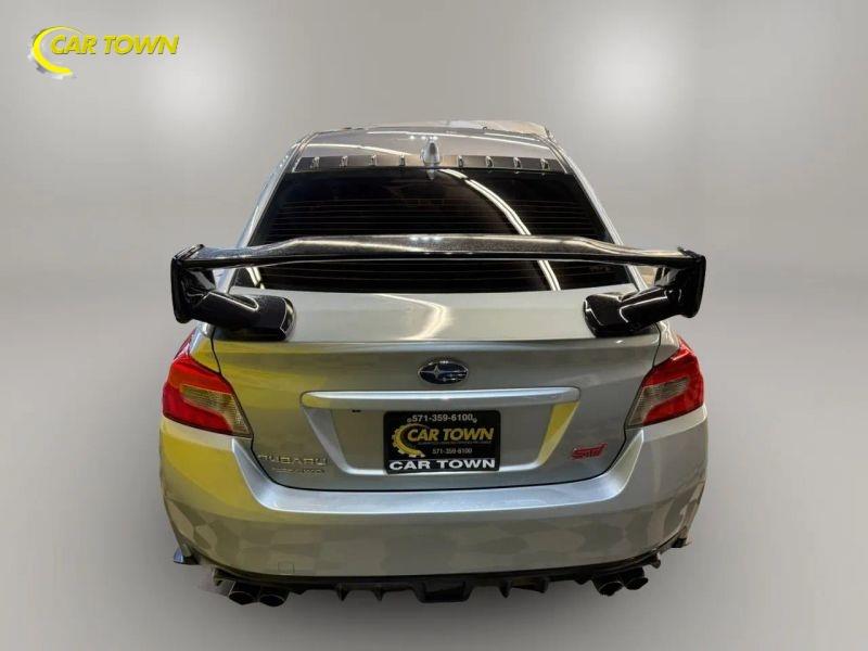 Vehicle photo 10