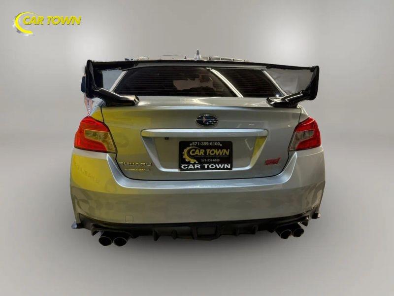 Vehicle photo 11