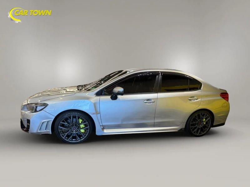 Vehicle photo 14