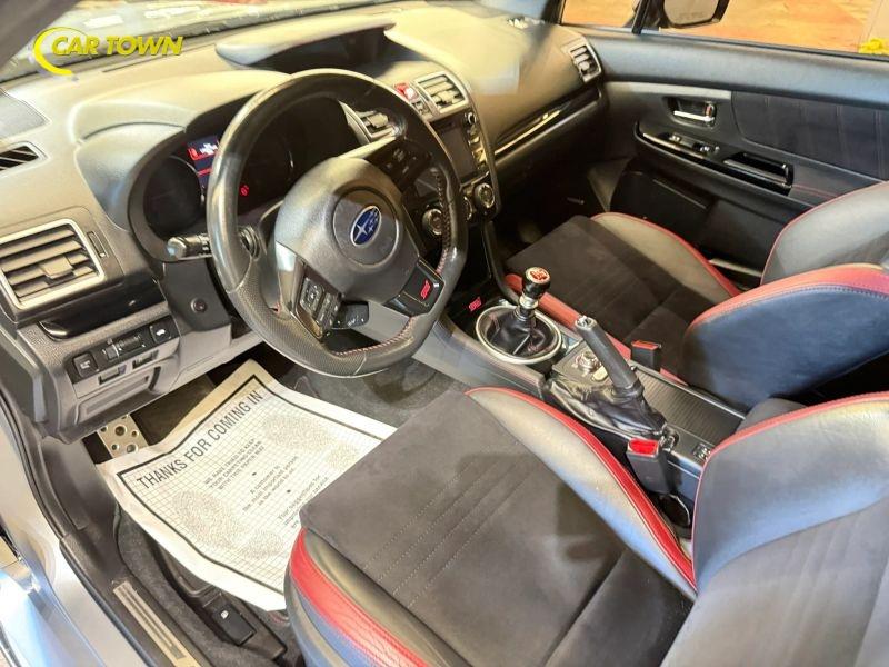 Vehicle photo 16
