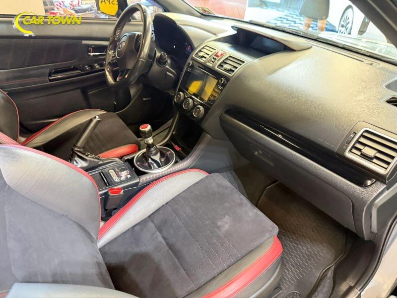 Vehicle photo 26