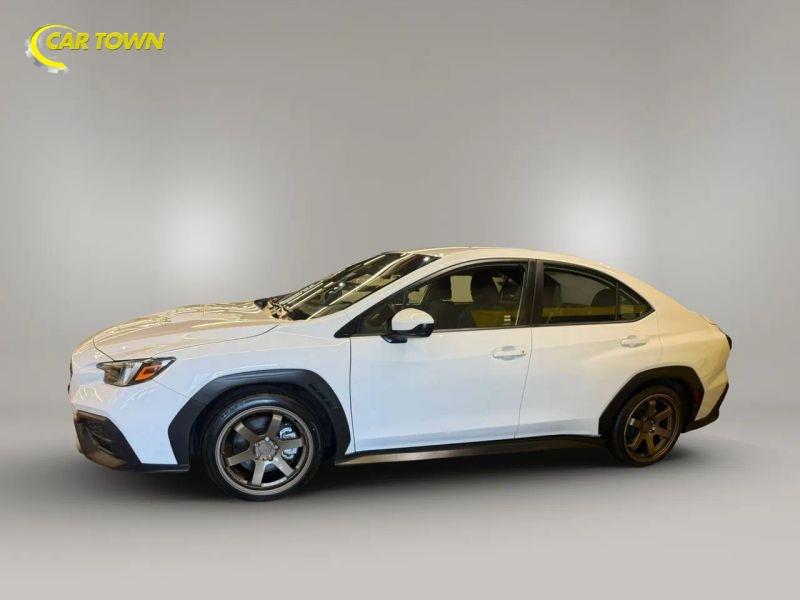 Vehicle photo 14