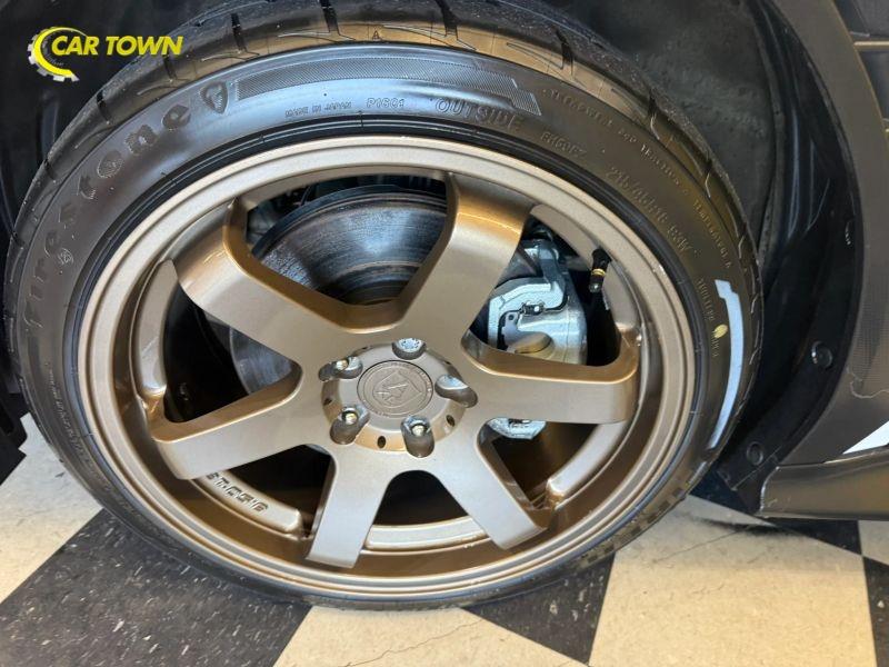 Vehicle photo 15