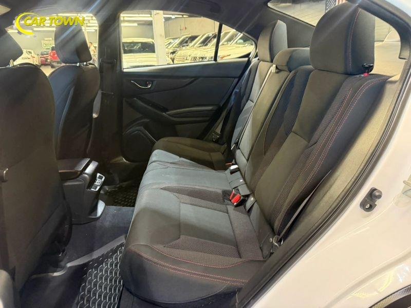 Vehicle photo 21