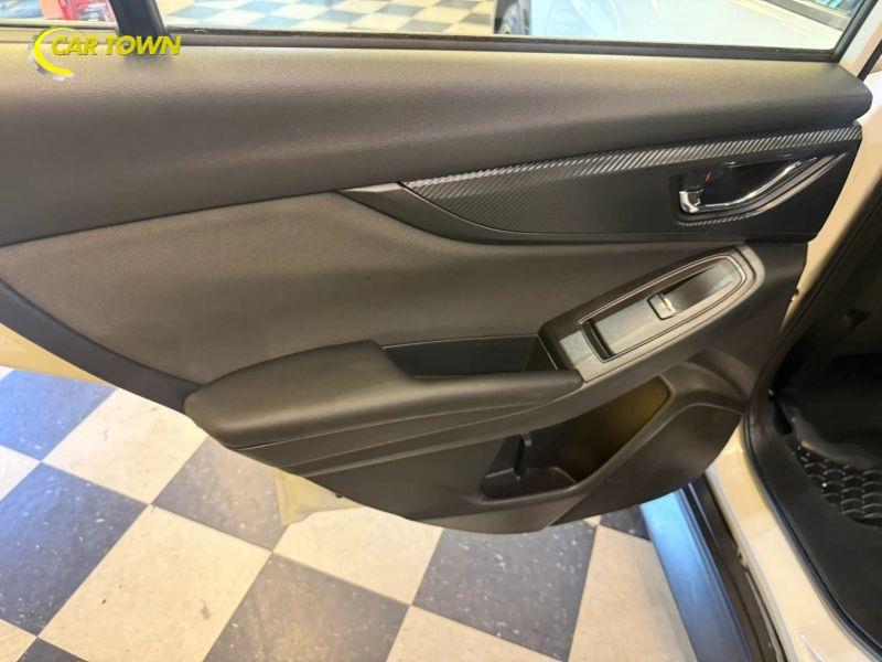 Vehicle photo 22