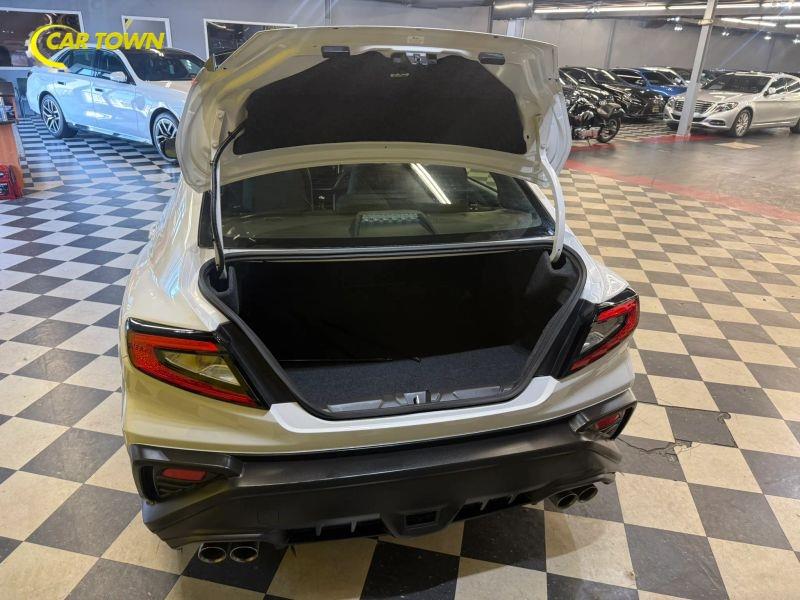 Vehicle photo 31
