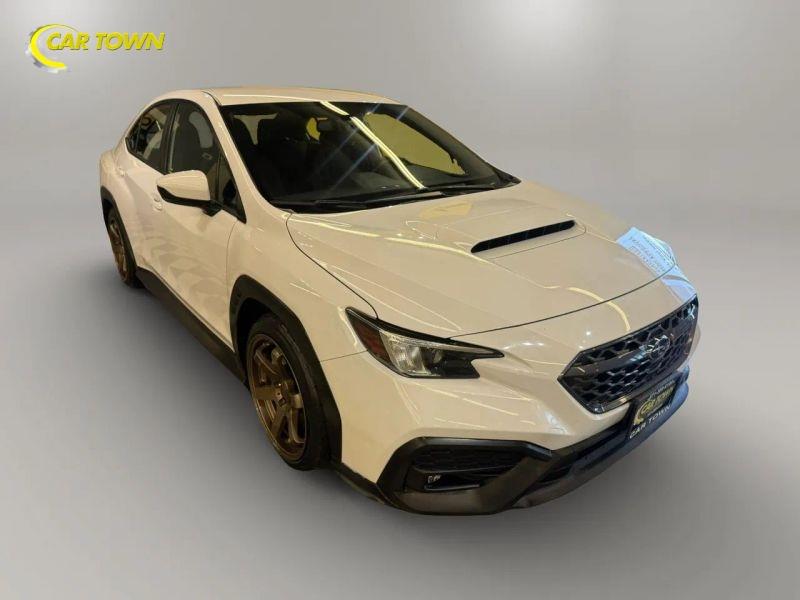 Vehicle photo 5