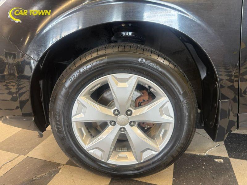 Vehicle photo 15