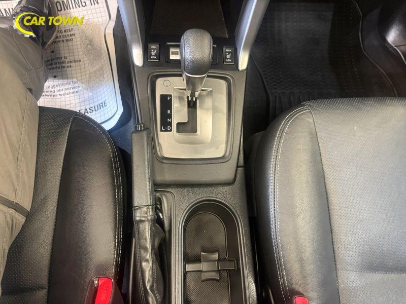 Vehicle photo 23