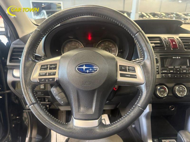 Vehicle photo 24