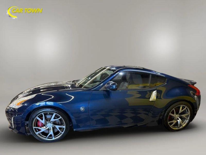 Vehicle photo 14