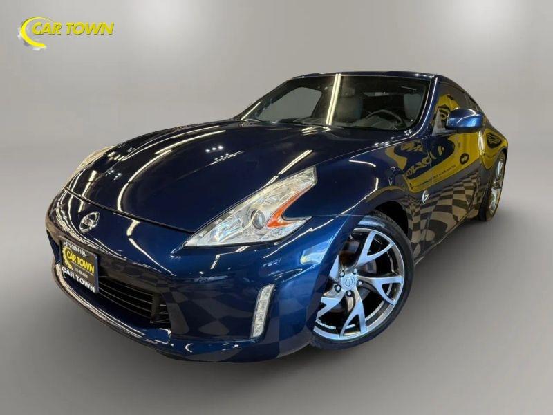 Vehicle photo 2