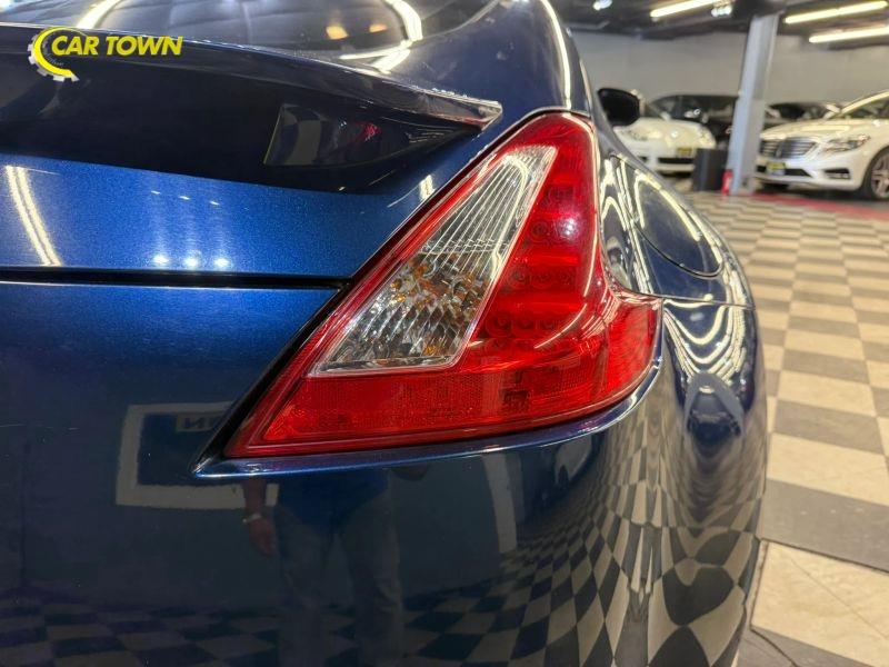 Vehicle photo 26