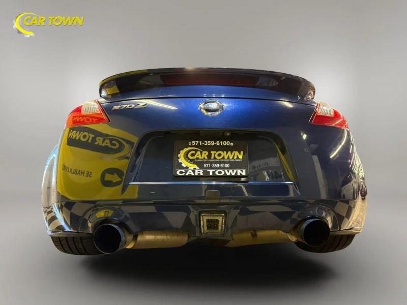 Vehicle photo 28
