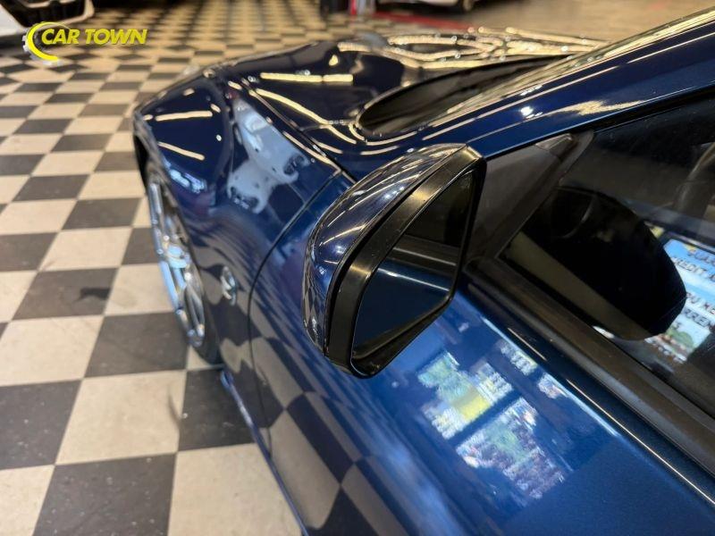 Vehicle photo 30