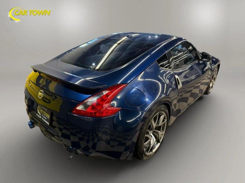 Vehicle photo 8