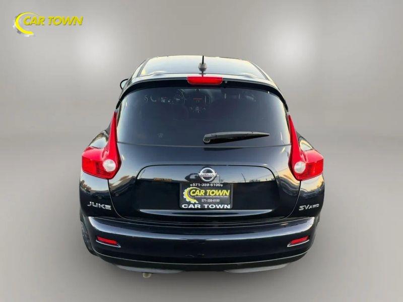 Vehicle photo 10