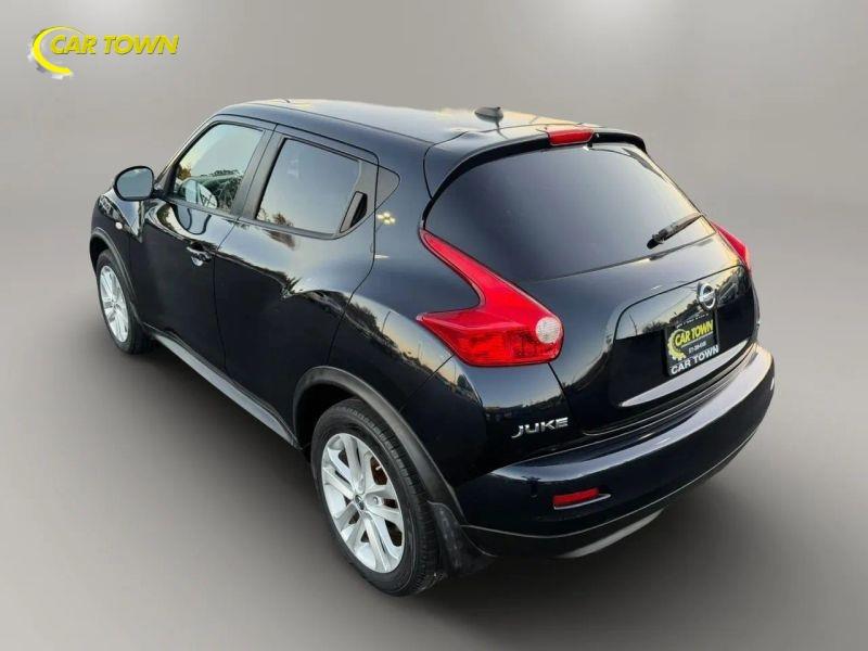 Vehicle photo 12