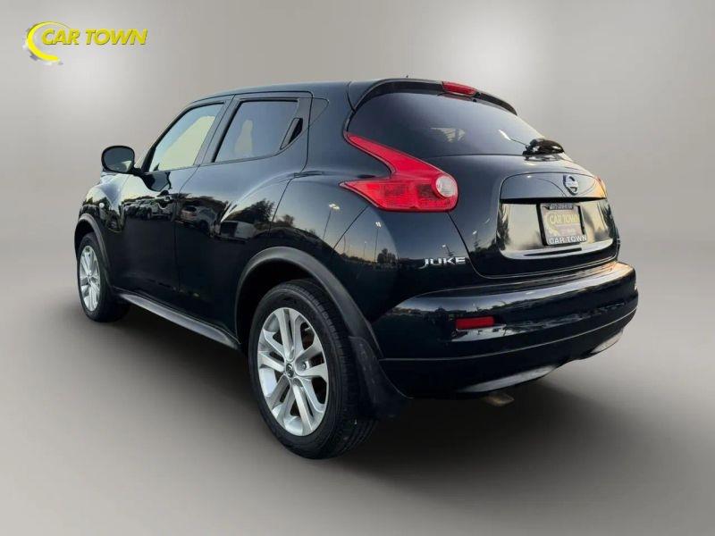 Vehicle photo 13