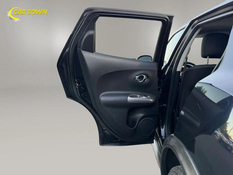 Vehicle photo 19