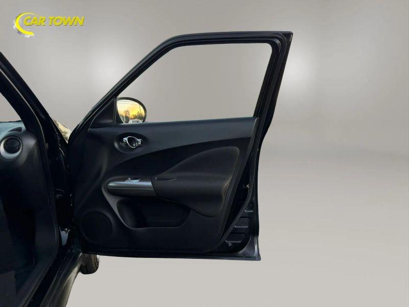 Vehicle photo 21