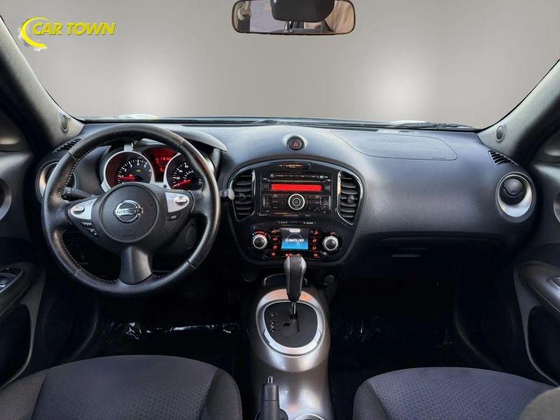 Vehicle photo 23