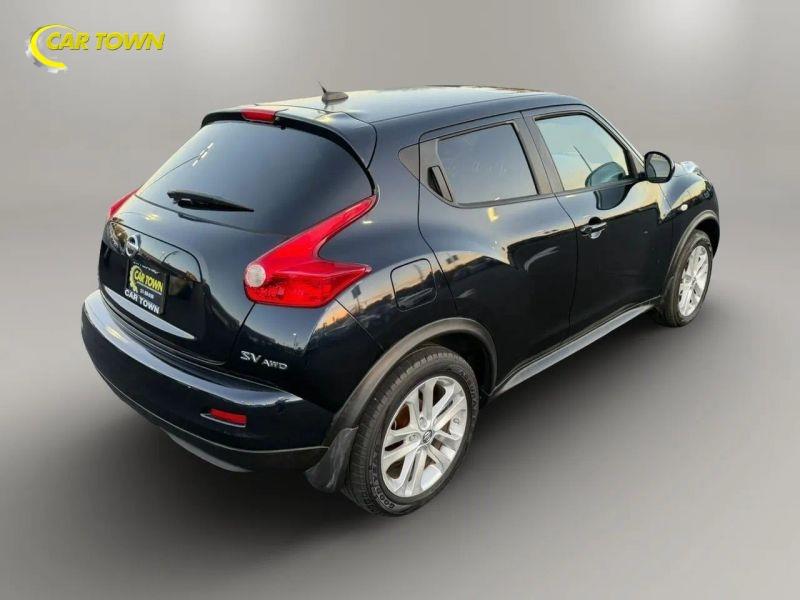 Vehicle photo 8