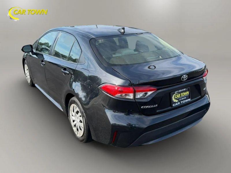 Vehicle photo 12