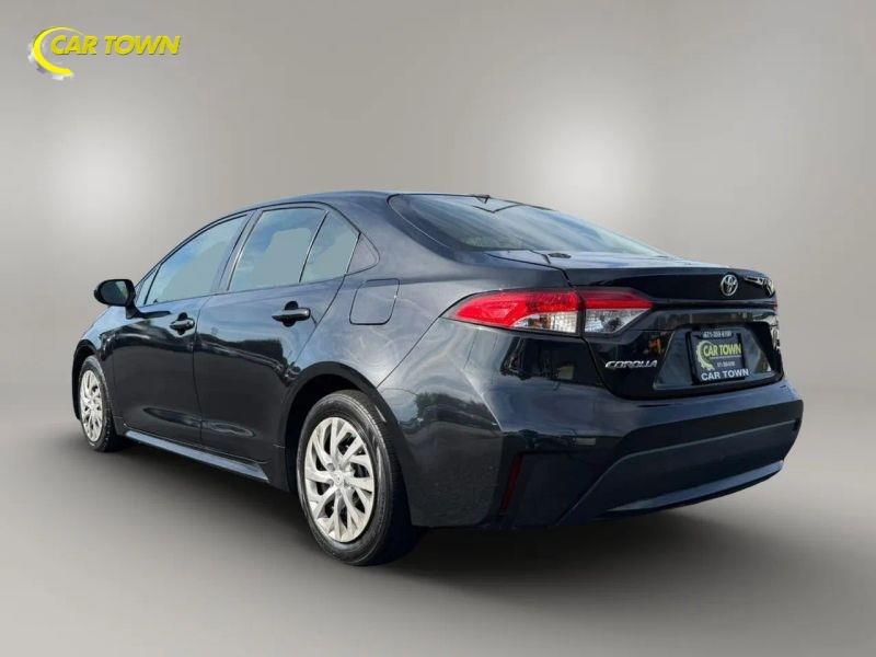 Vehicle photo 13