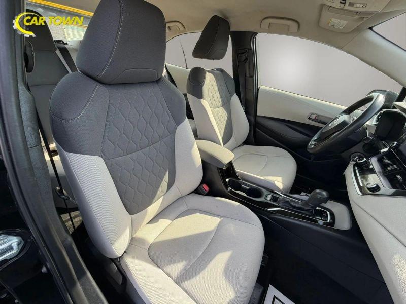 Vehicle photo 19
