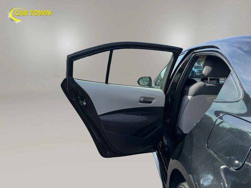Vehicle photo 24