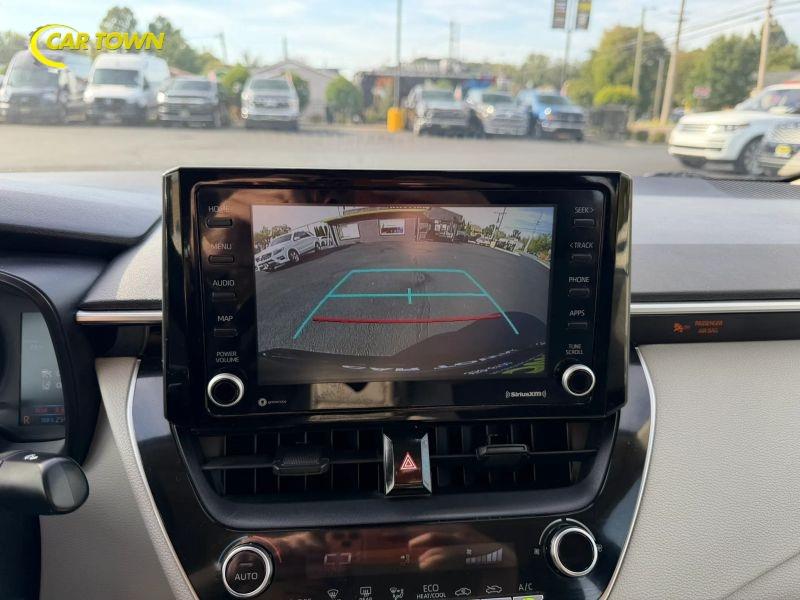 Vehicle photo 30
