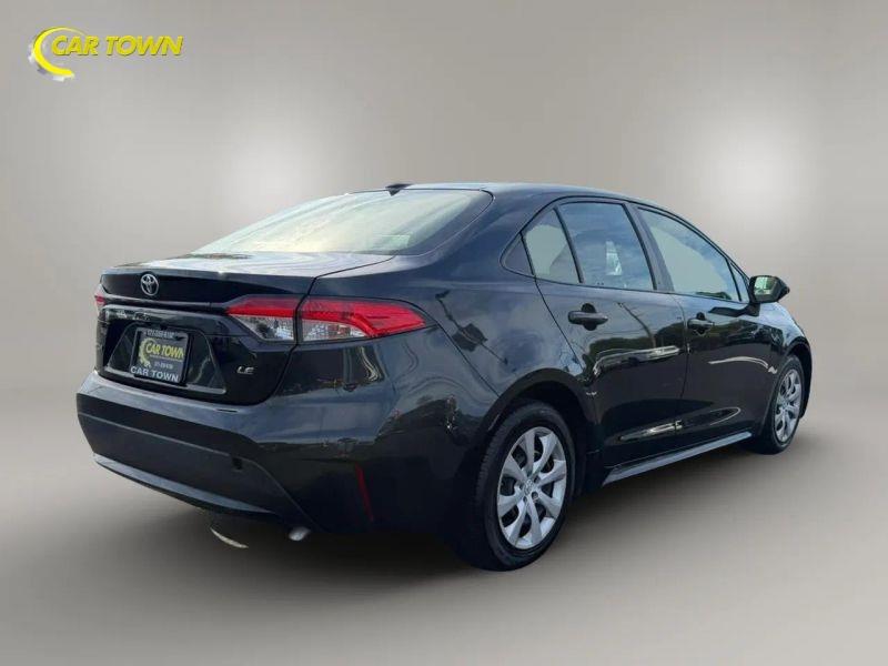 Vehicle photo 9