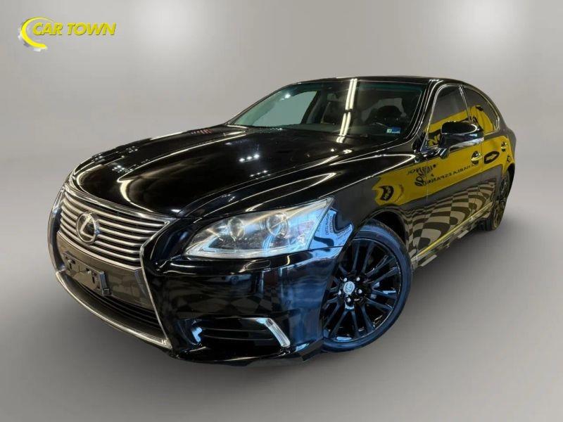 Vehicle photo 2